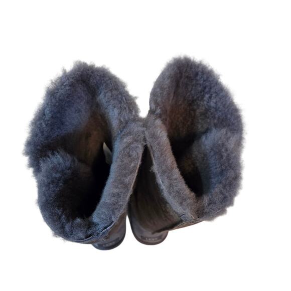 UGG Australia Baily Button Triplet Tall Boots in gray. Size 9 Suede Sheepskin - Picture 9 of 12